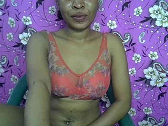 Lillteblackgirl webcam