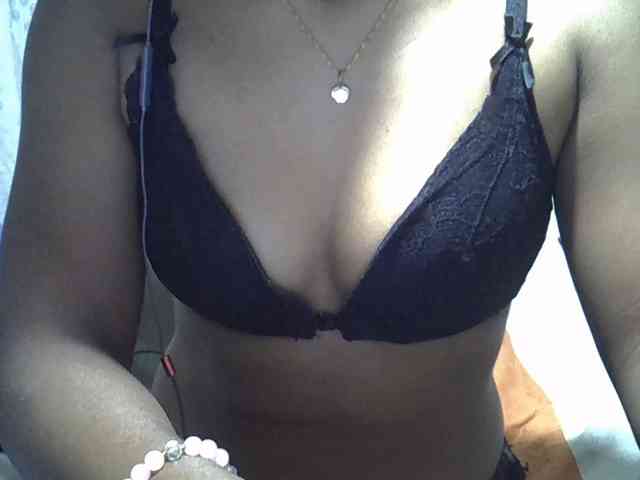Lillteblackgirl webcam