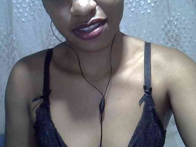 Lillteblackgirl webcam