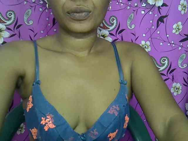 Lillteblackgirl webcam