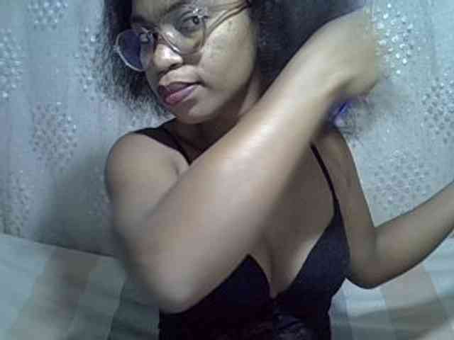 Lillteblackgirl webcam