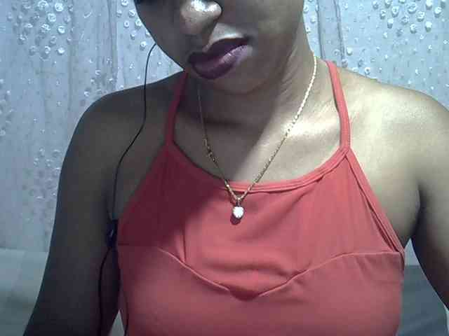 Lillteblackgirl bongacams