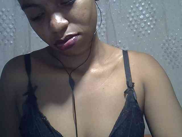 Lillteblackgirl webcam