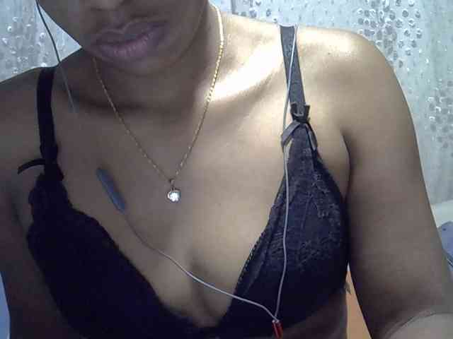 Lillteblackgirl webcam