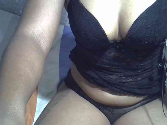 Lillteblackgirl webcam