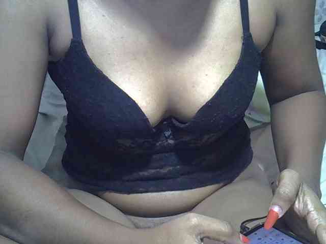 Lillteblackgirl webcam