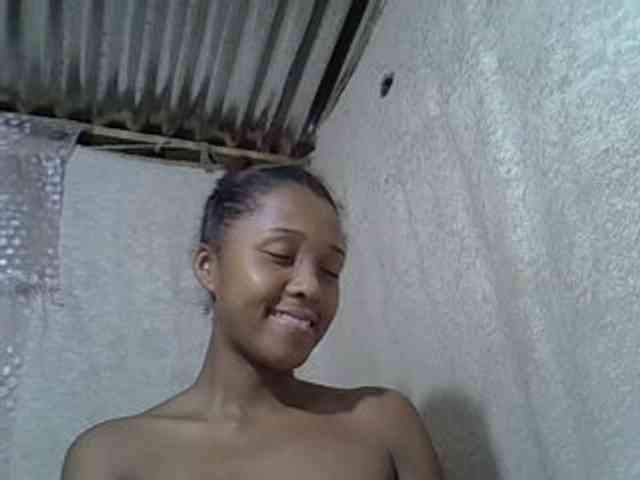 Lillteblackgirl webcam