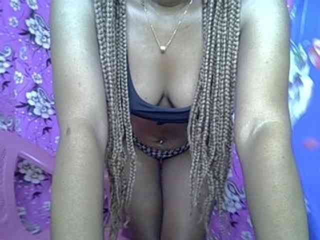 Lillteblackgirl webcam