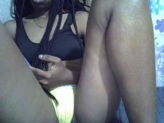 Lillteblackgirl webcam