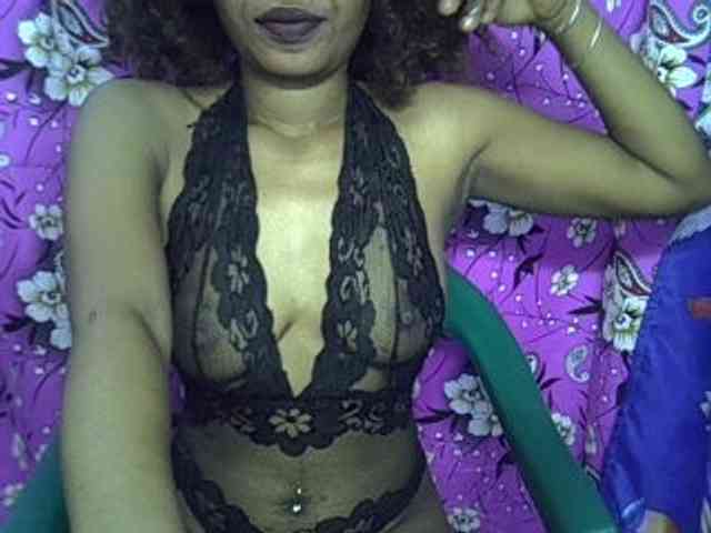Lillteblackgirl webcam