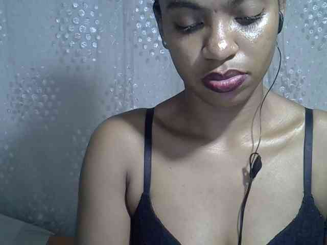 Lillteblackgirl webcam