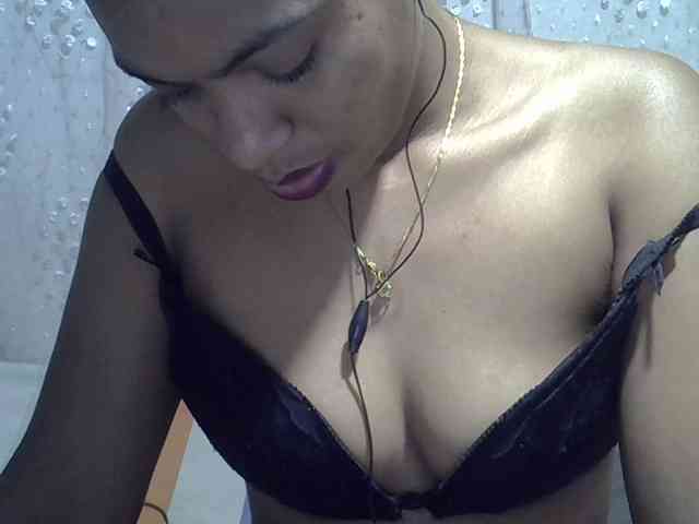 Lillteblackgirl webcam