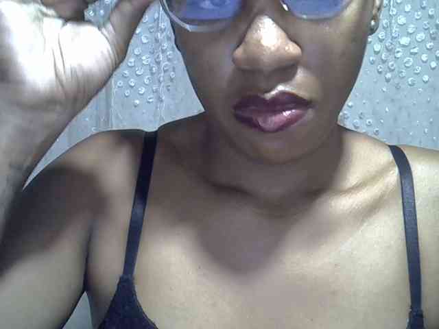 Lillteblackgirl webcam