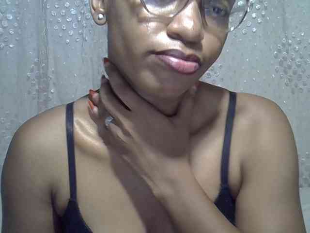 Lillteblackgirl webcam