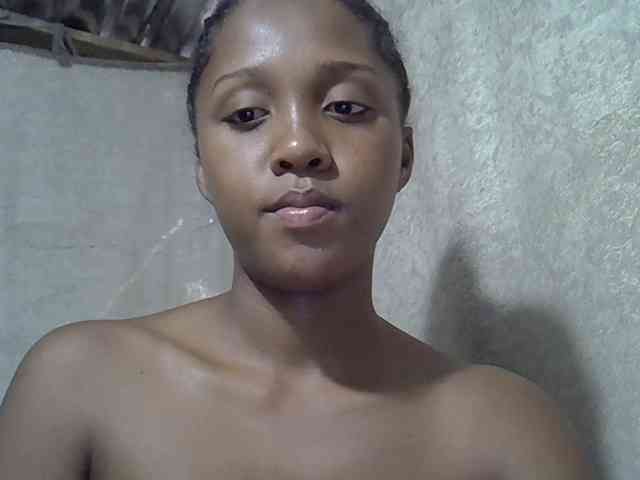 Lillteblackgirl webcam