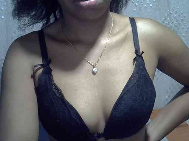 Lillteblackgirl webcam