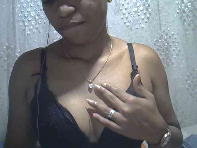Lillteblackgirl webcam