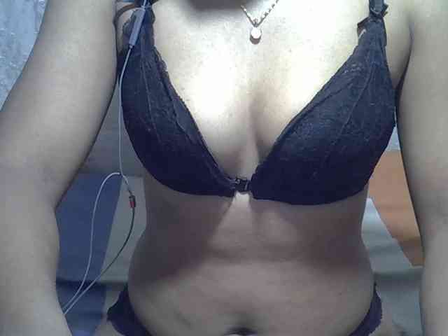 Lillteblackgirl webcam