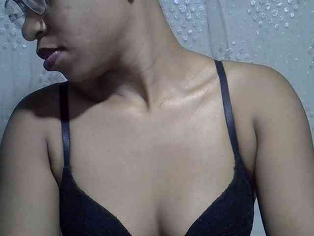 Lillteblackgirl webcam