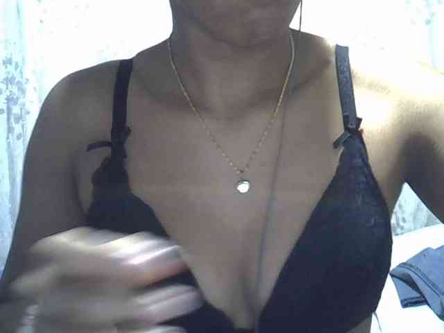 Lillteblackgirl webcam