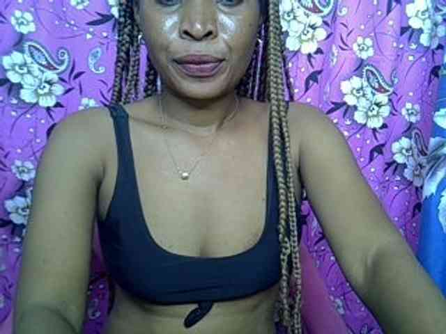 Lillteblackgirl webcam