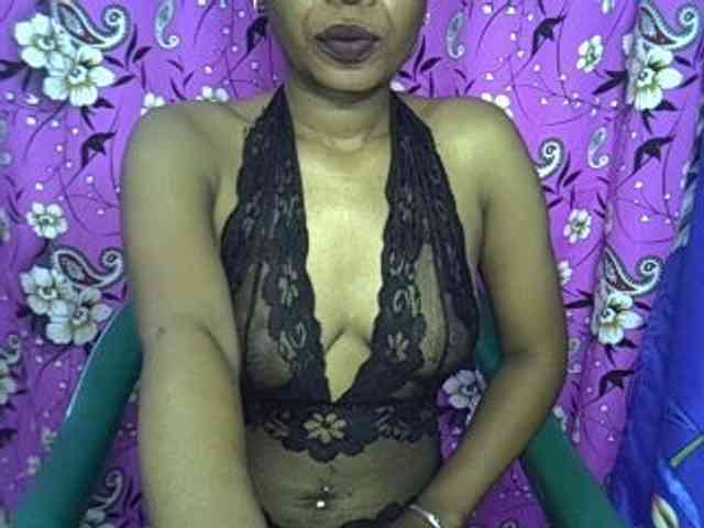 Lillteblackgirl webcam