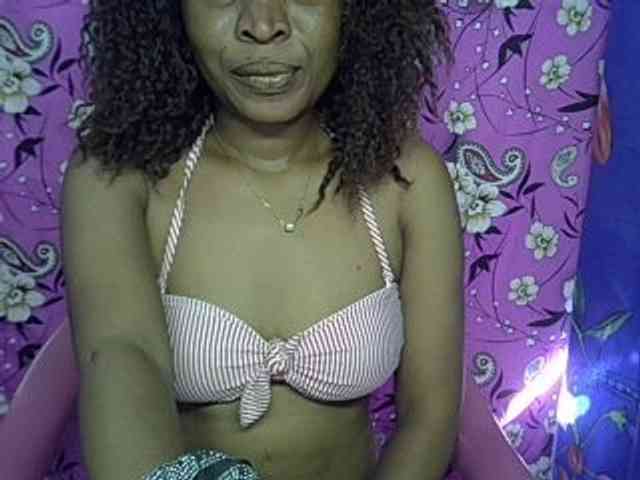 Lillteblackgirl webcam