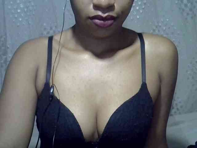 Lillteblackgirl webcam
