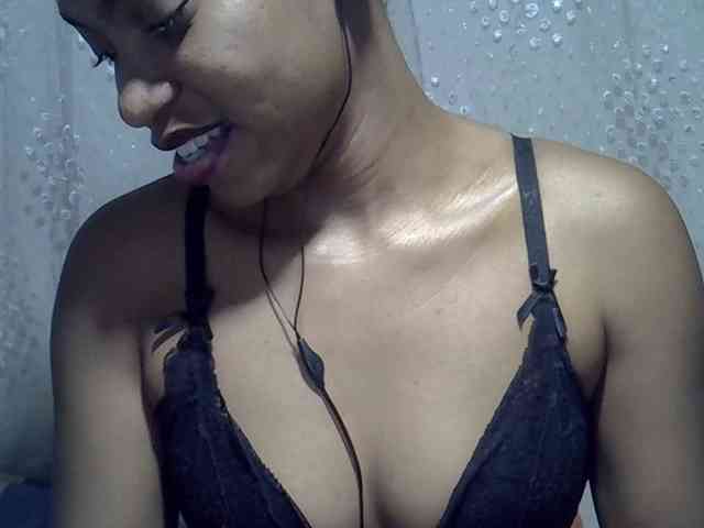 Lillteblackgirl webcam
