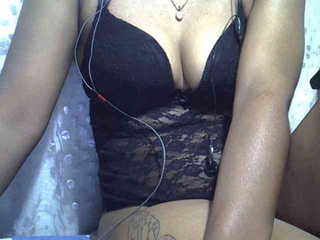 Lillteblackgirl webcam