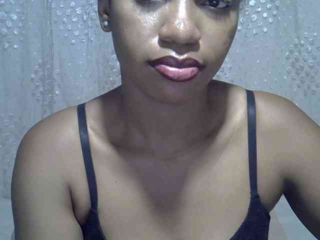 Lillteblackgirl webcam