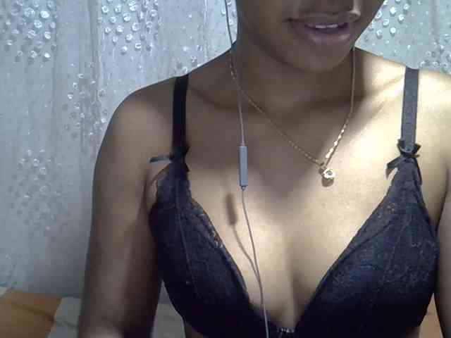 Lillteblackgirl webcam