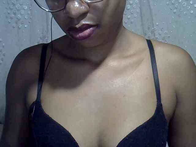 Lillteblackgirl webcam