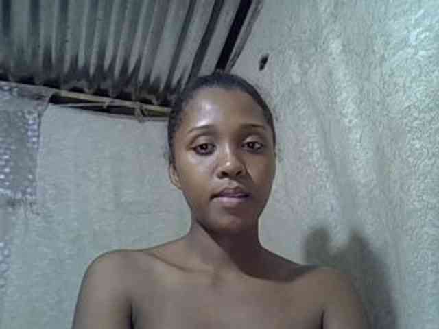 Lillteblackgirl webcam