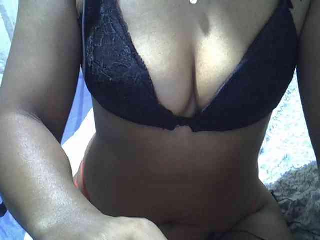 Lillteblackgirl webcam