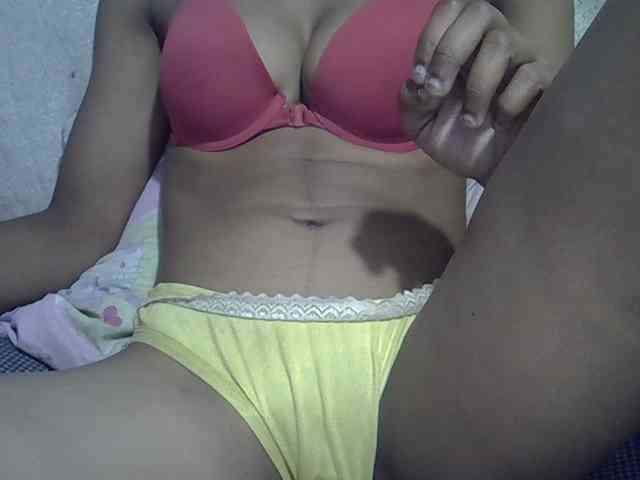 Lillteblackgirl webcam