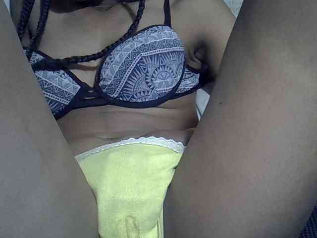 Lillteblackgirl webcam