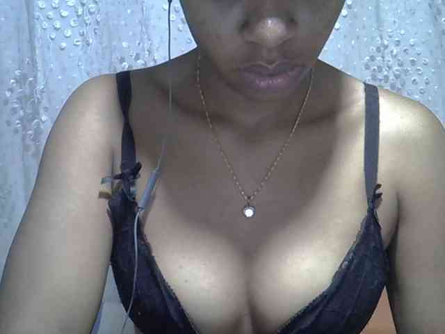 Lillteblackgirl webcam