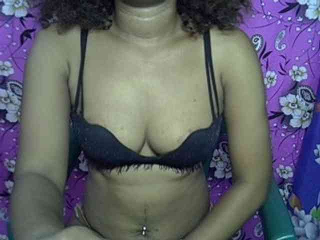 Lillteblackgirl webcam