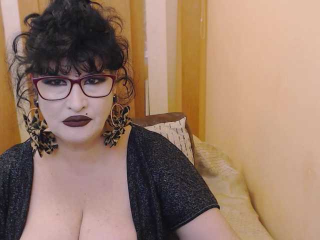  QueenOfSin chat room