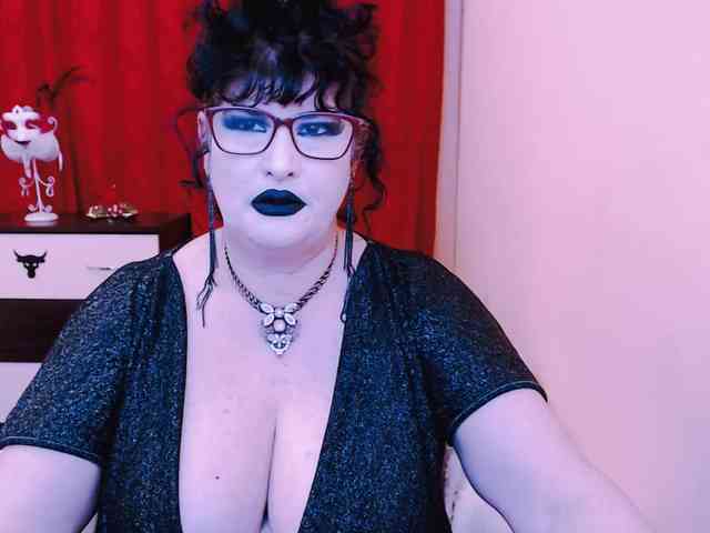 QueenOfSin webcam