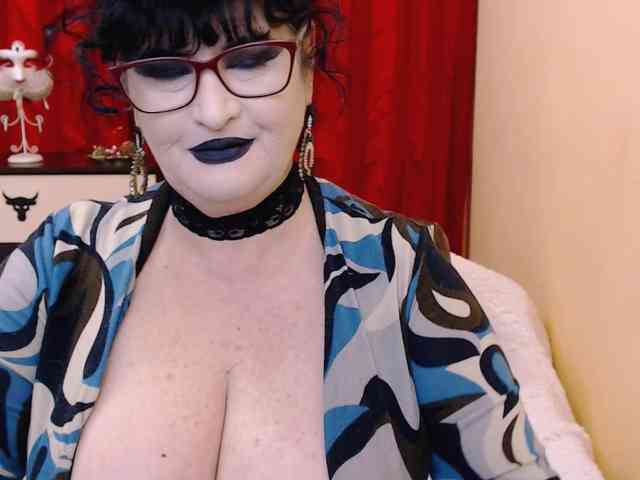 QueenOfSin webcam