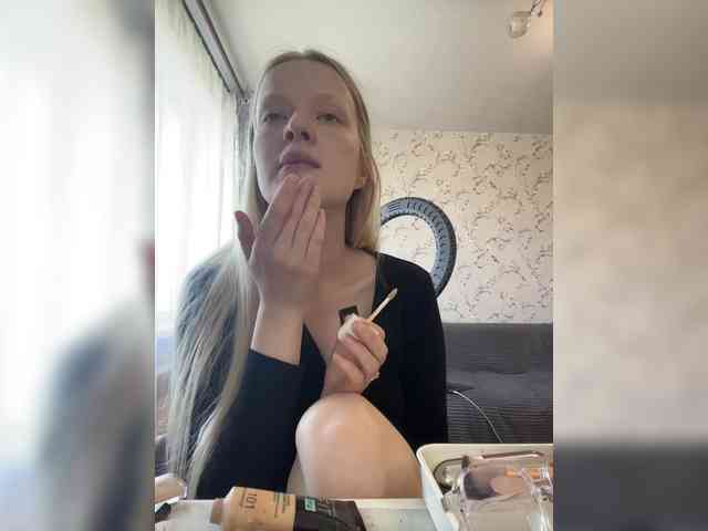 BlondienchenSash... Live Webcam on BongaCams