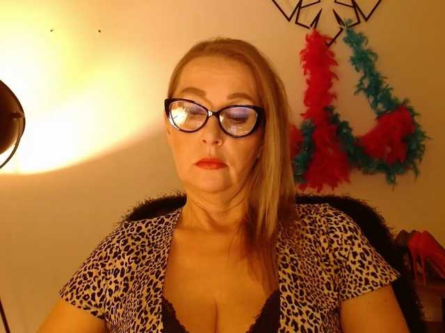 LEAperfect's BongaCams show and profile