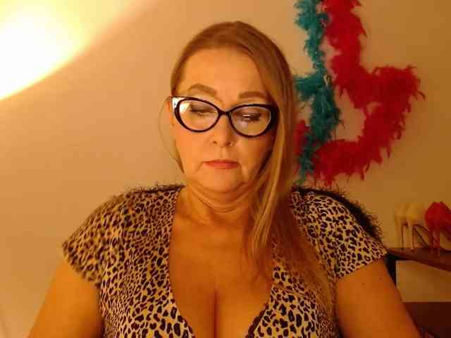 LEAperfect Live Webcam on BongaCams