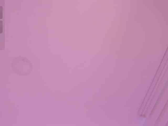 NiaEvans webcam