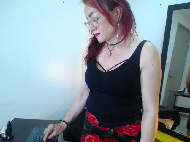 Lupita223 Live Cam on BongaCams and RICams