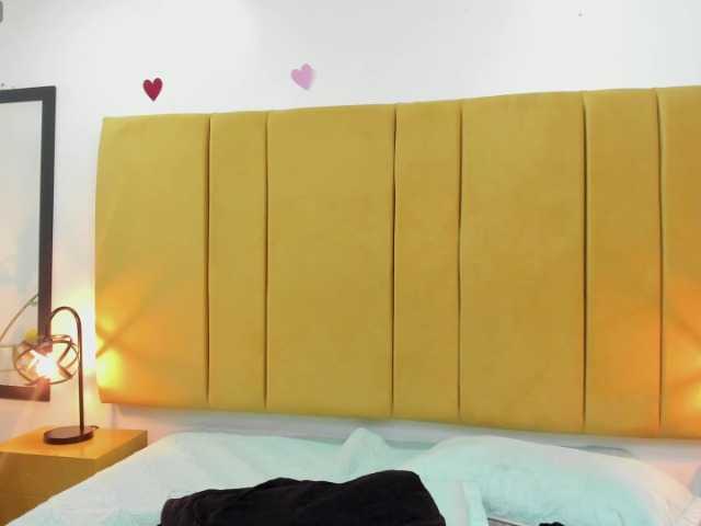 Lupita223's BongaCams show and profile