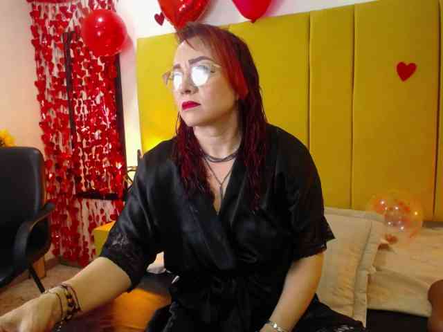 Lupita223 webcam
