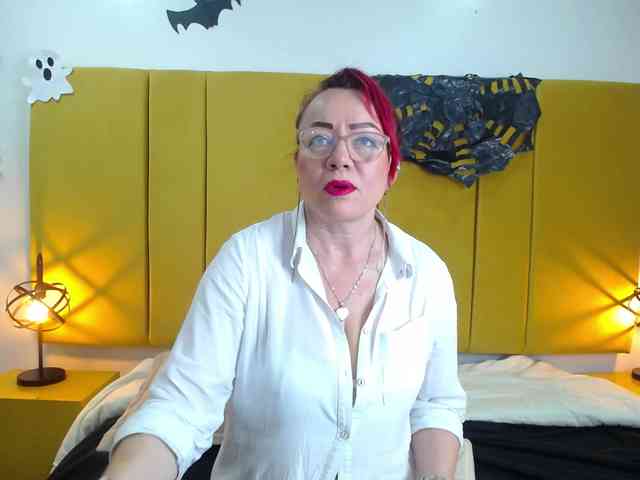 Lupita223 webcam
